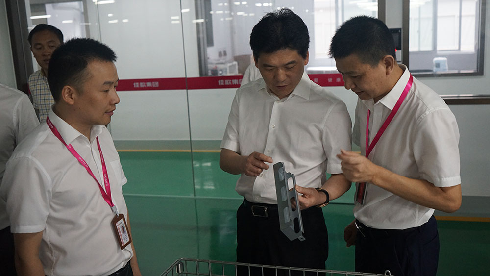 【頭條】嵊州市市長嚴(yán)鋼蒞臨佳歌集成灶視察和指導(dǎo)