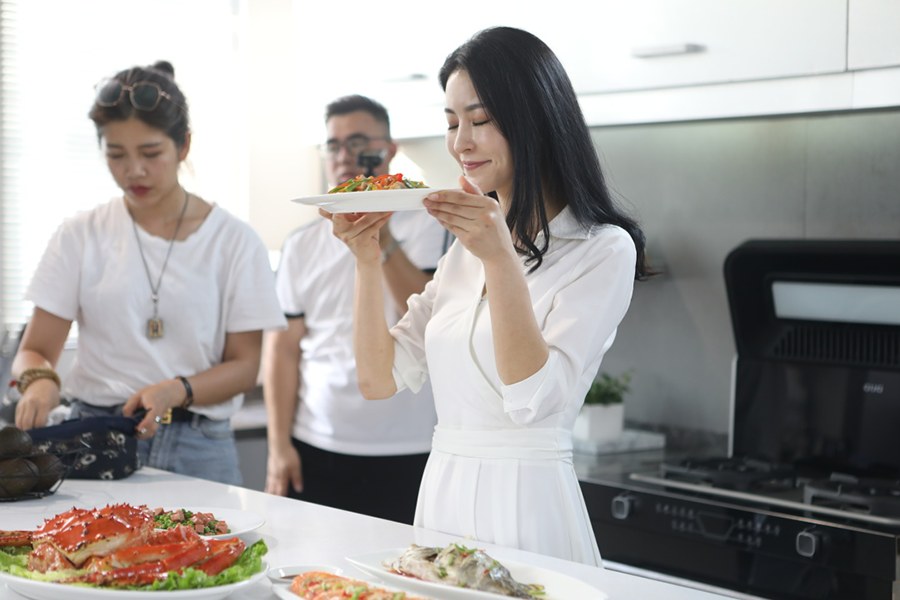 引爆新一輪傳播熱潮！佳歌集成灶廣告海陸空全方位包圍