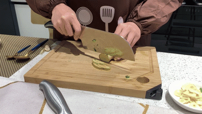 【佳歌廚房】全家都愛吃的可樂雞翅，你學(xué)會(huì)了嗎？