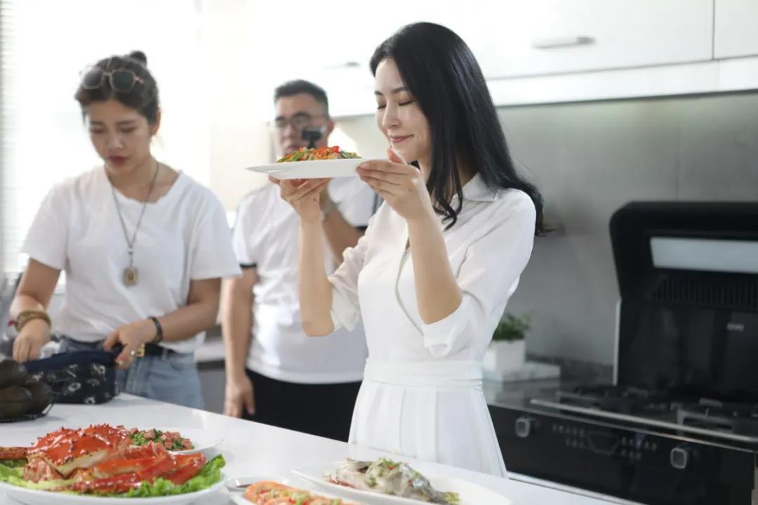 楊媽媽實力出圈，你認出她了嗎？