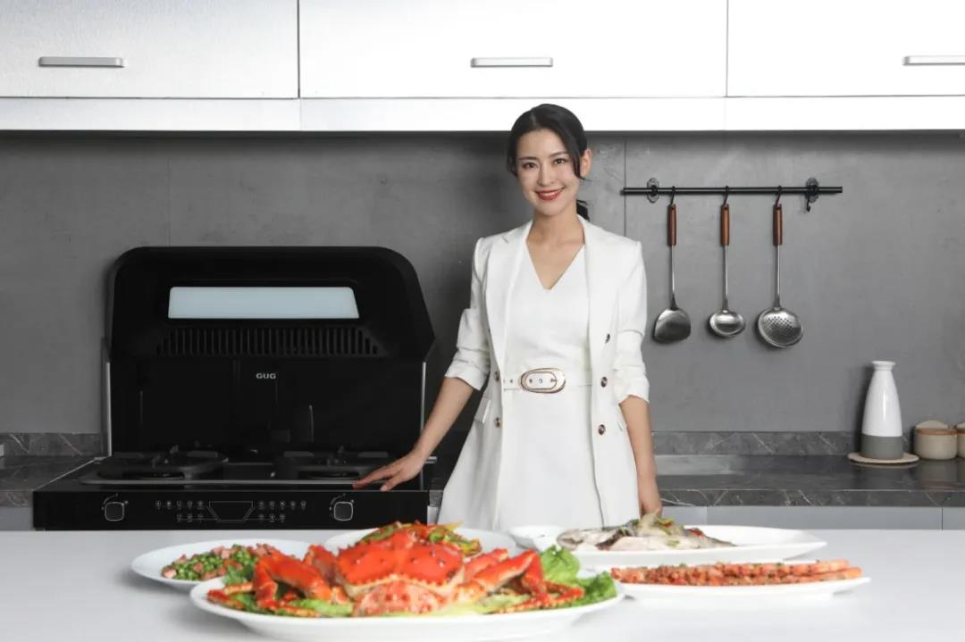 楊媽媽實力出圈，你認出她了嗎？