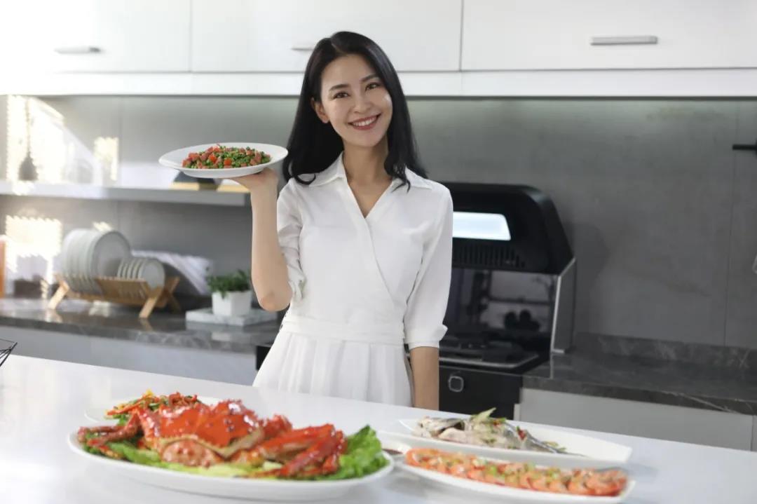 楊媽媽實力出圈，你認出她了嗎？