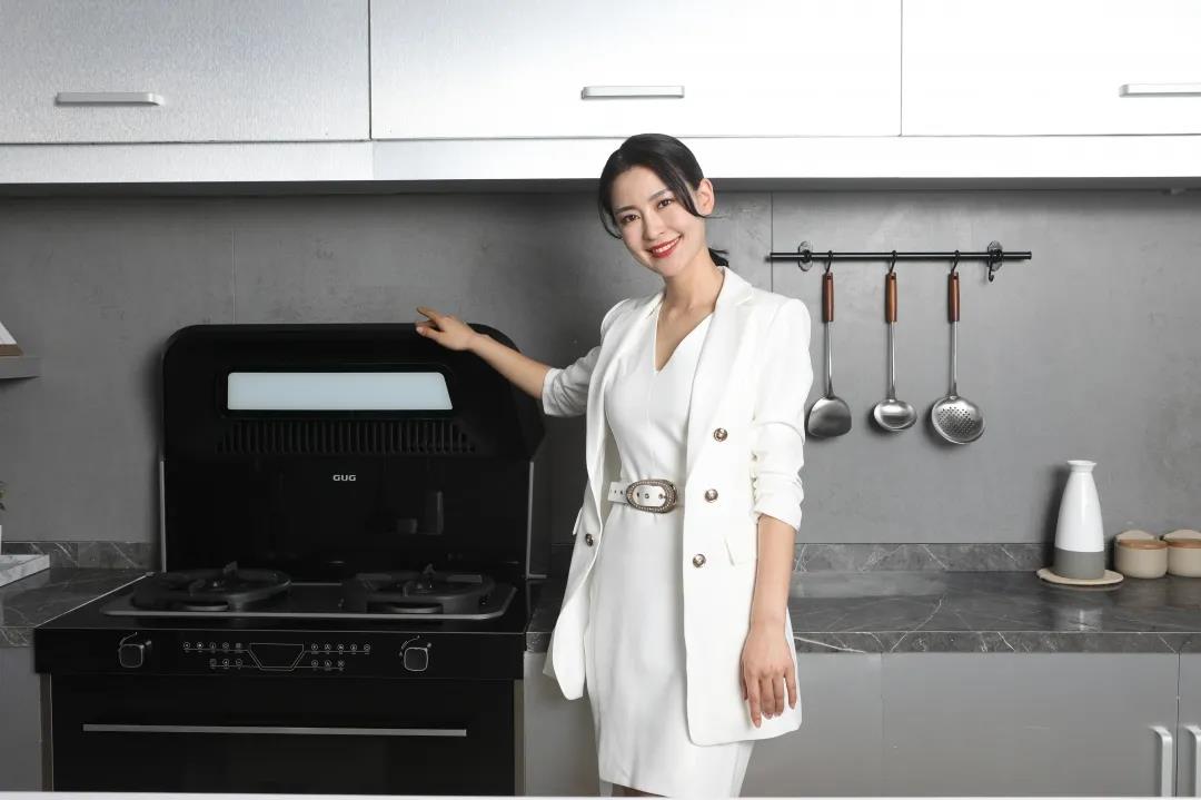 楊媽媽實力出圈，你認出她了嗎？