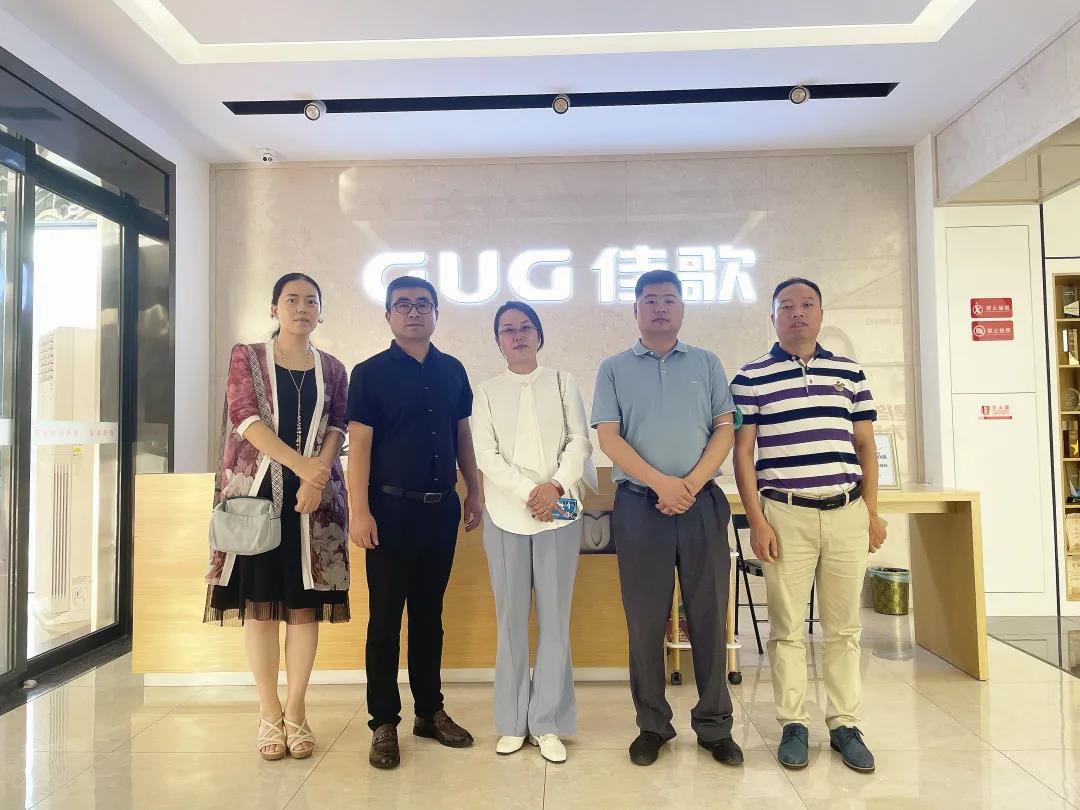 中國電子節(jié)能協(xié)會副秘書長梁上音一行蒞臨佳歌集團參觀指導