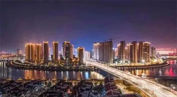 佳歌電器袁海濱參加我市第十七屆人民代表大會(huì)二次會(huì)議