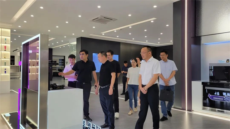 紹興市市場監(jiān)督管理局領(lǐng)導(dǎo)一行蒞臨佳歌二期智能化新工廠參觀考察！